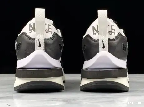 sacai Nike Black Vaporwaffle CV1363-001 White 0703